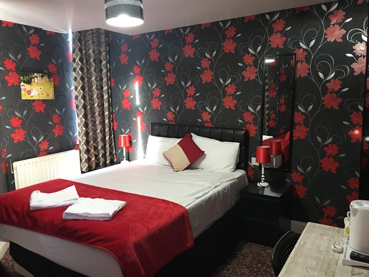 Double Room Private Bathroom