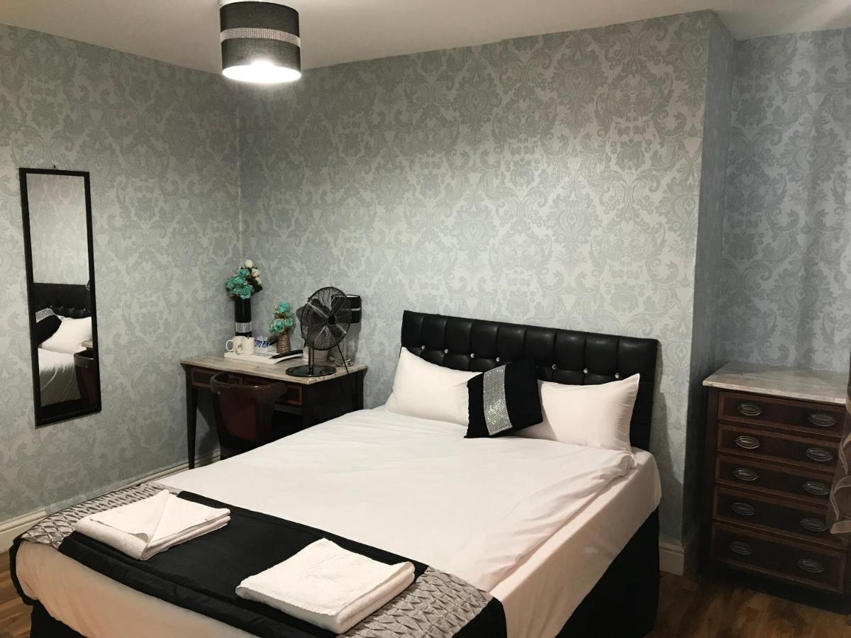 Double Room Private Bathroom