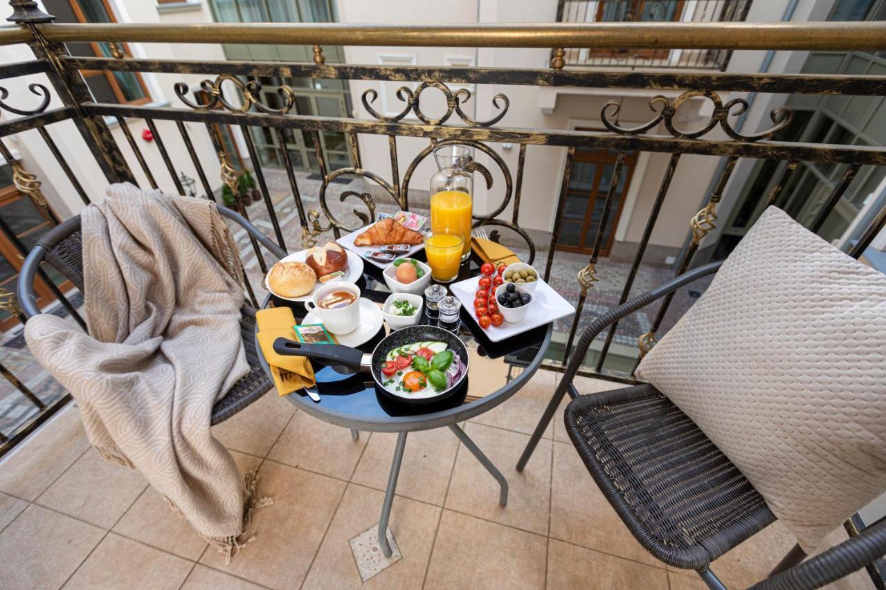 Studio Balcony