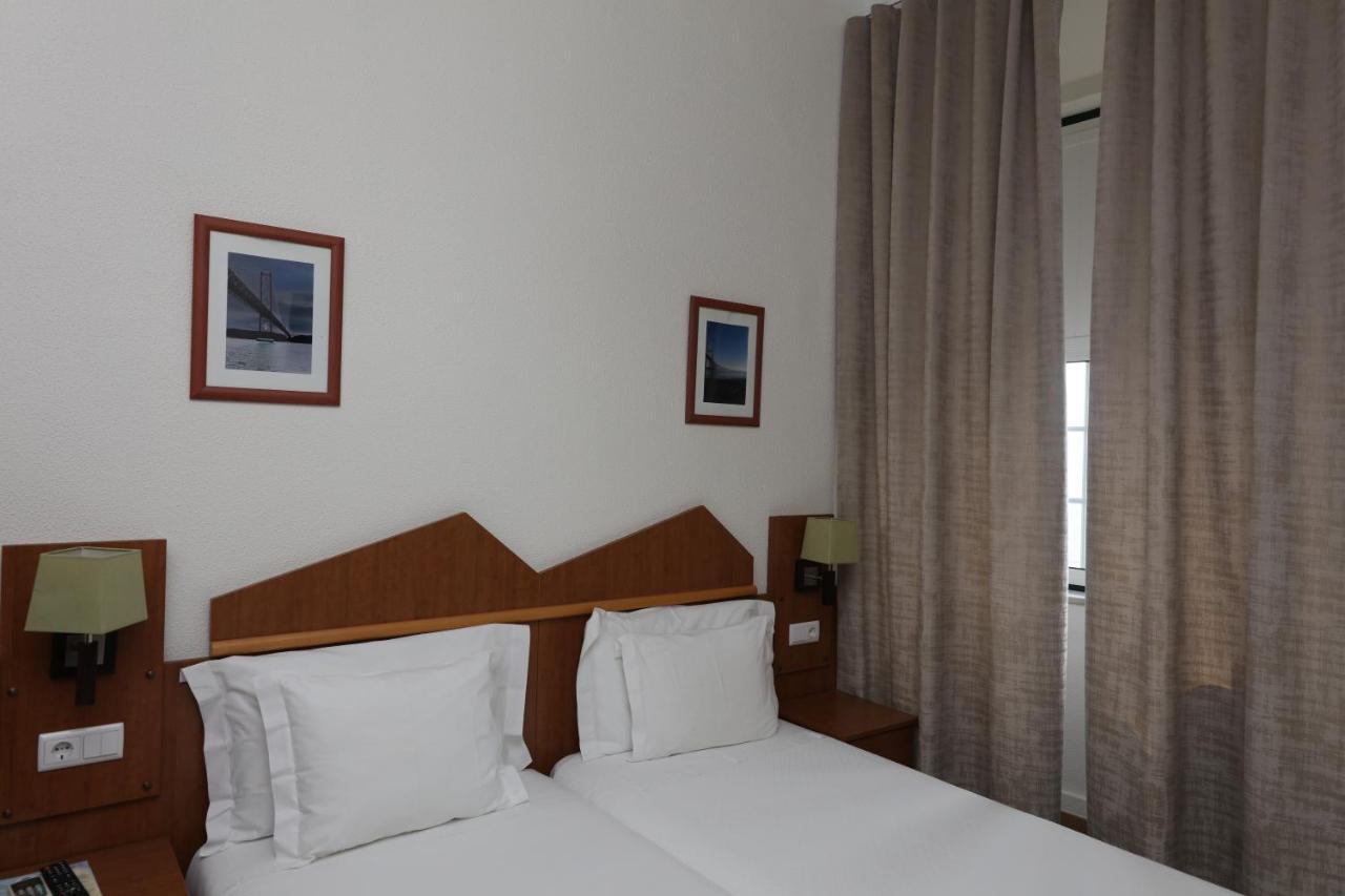 Chambre Double ou Lits Jumeaux avec Salle de Bains Privative
