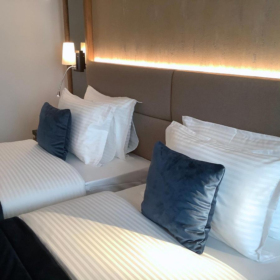 Standard Twin Room,998842164:JPEG
