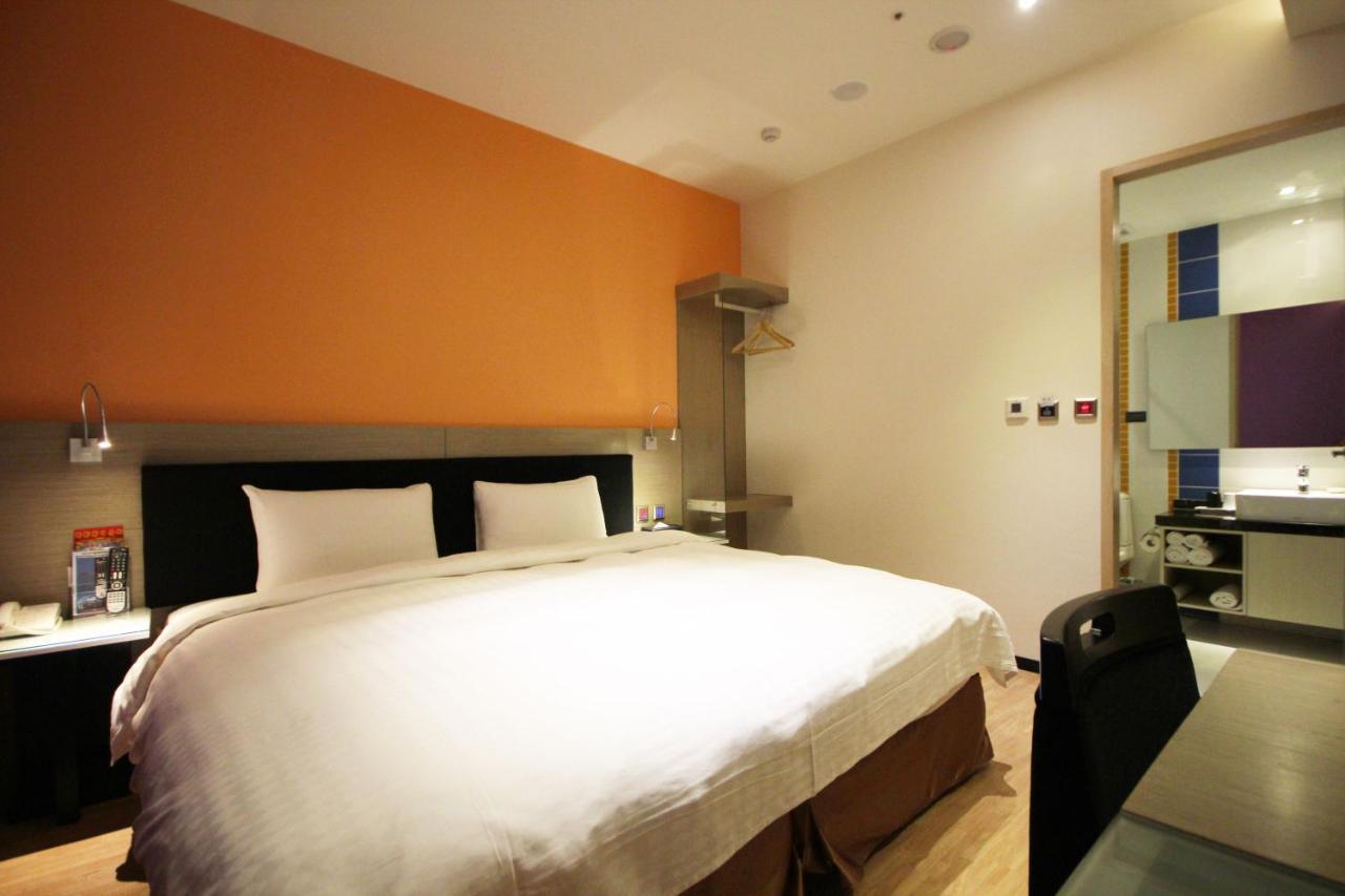 Superior Double Room No Window No Basement
