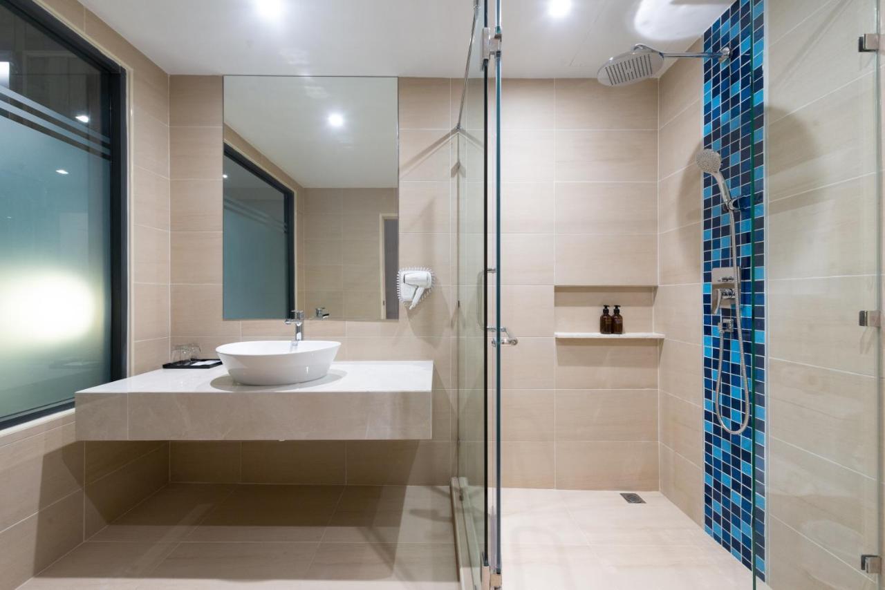 Deluxe Double or Twin Room with Pool View