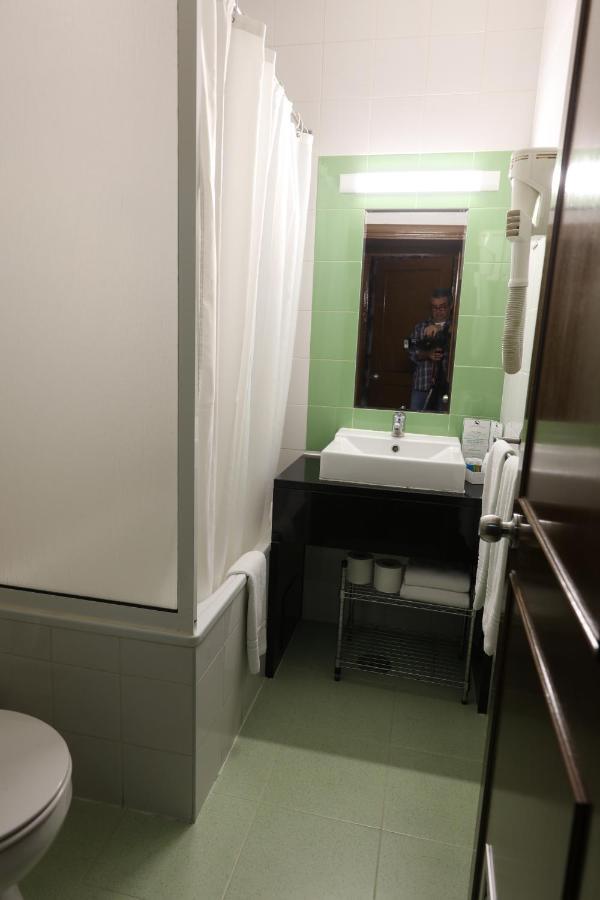 Chambre Triple avec Salle de Bains Privative