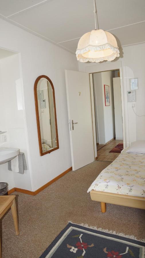 Doppelzimmer mit Gemeinschaftsbad (Seeblick)