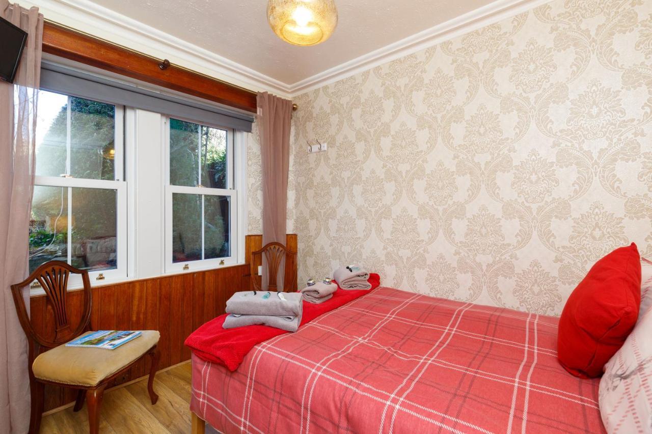 Budget Double Room with External Bathroom,994201603:JPEG
