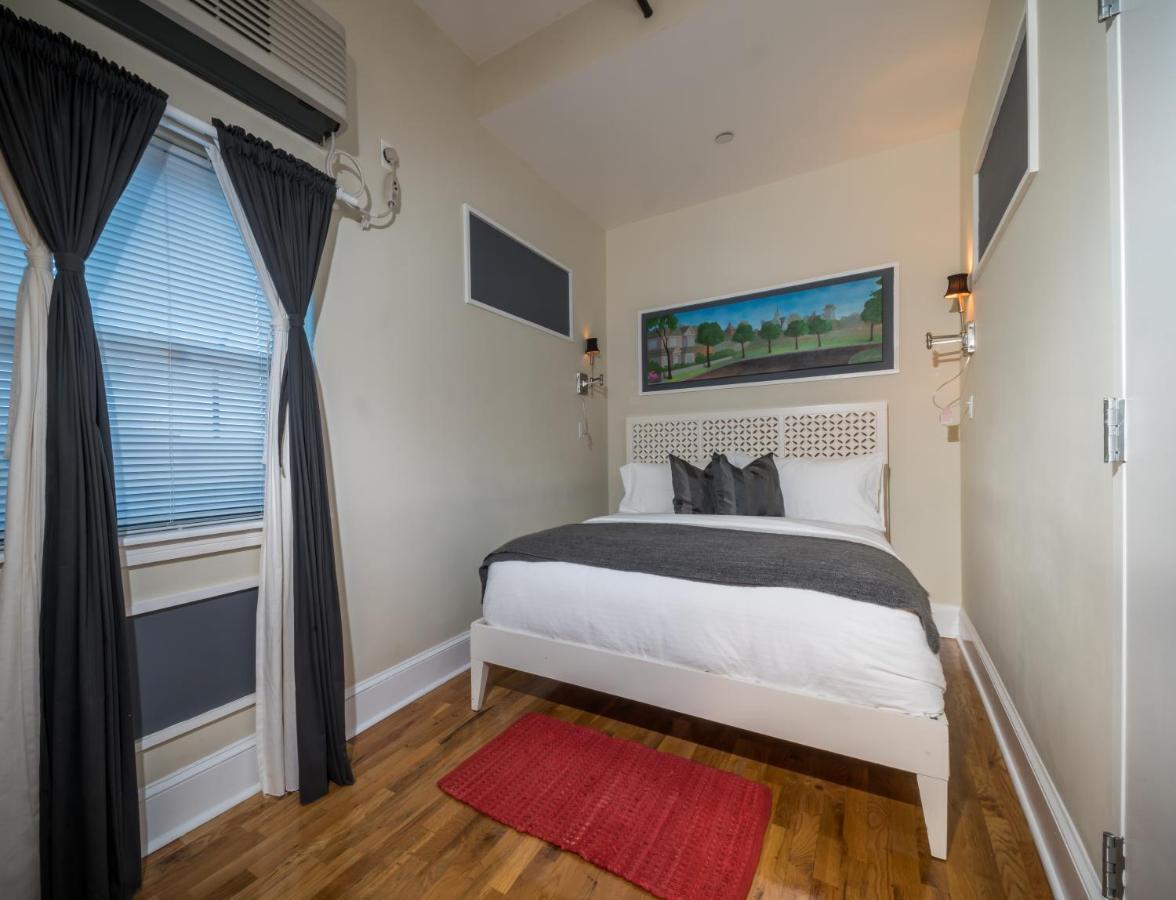 One Bedroom Penthouse Roof Deck