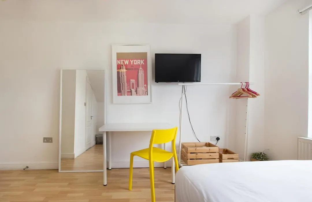 Tooting Broadway Studios & Rooms By Primecityhosts-1