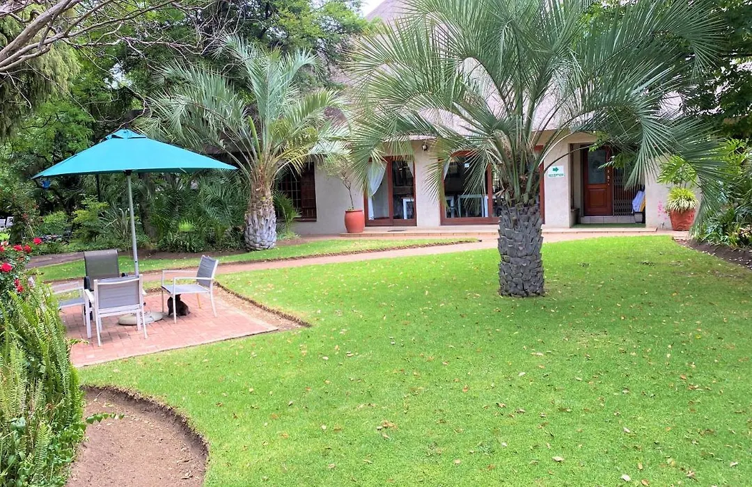 Safari Club Guest Lodge Or Tambo International Airport-1