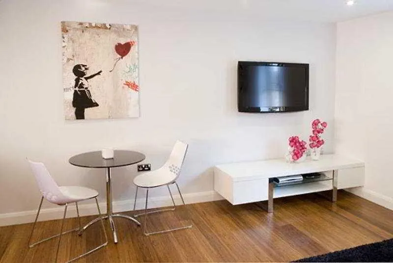 Geometric Serviced Apartments Bristol-1