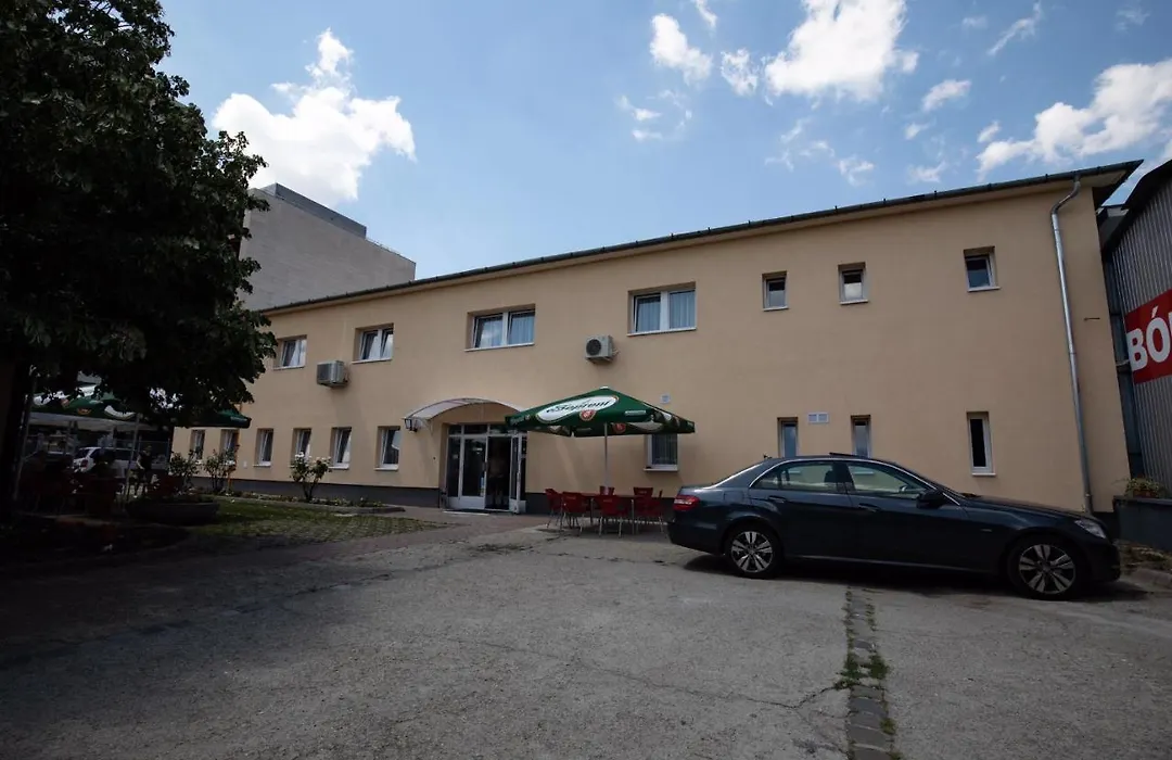 Nepliget Hotel-1