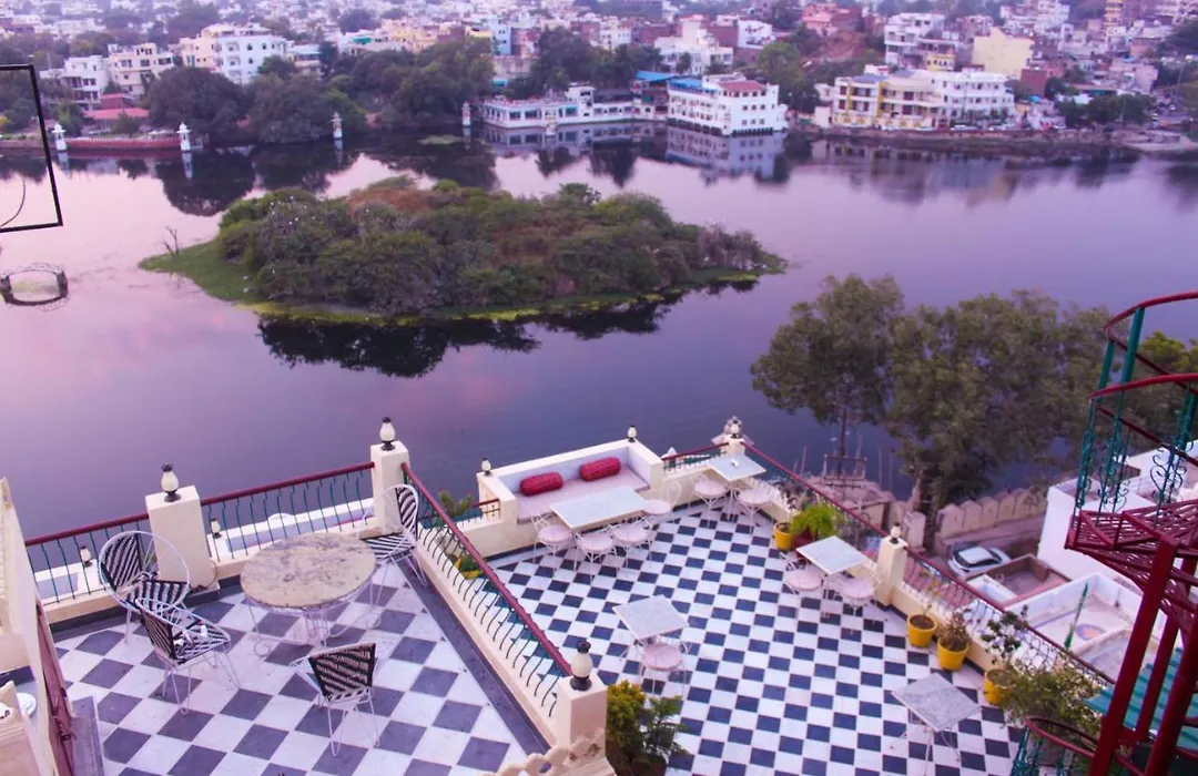 Hotel Mewari Villa Pure Veg-1