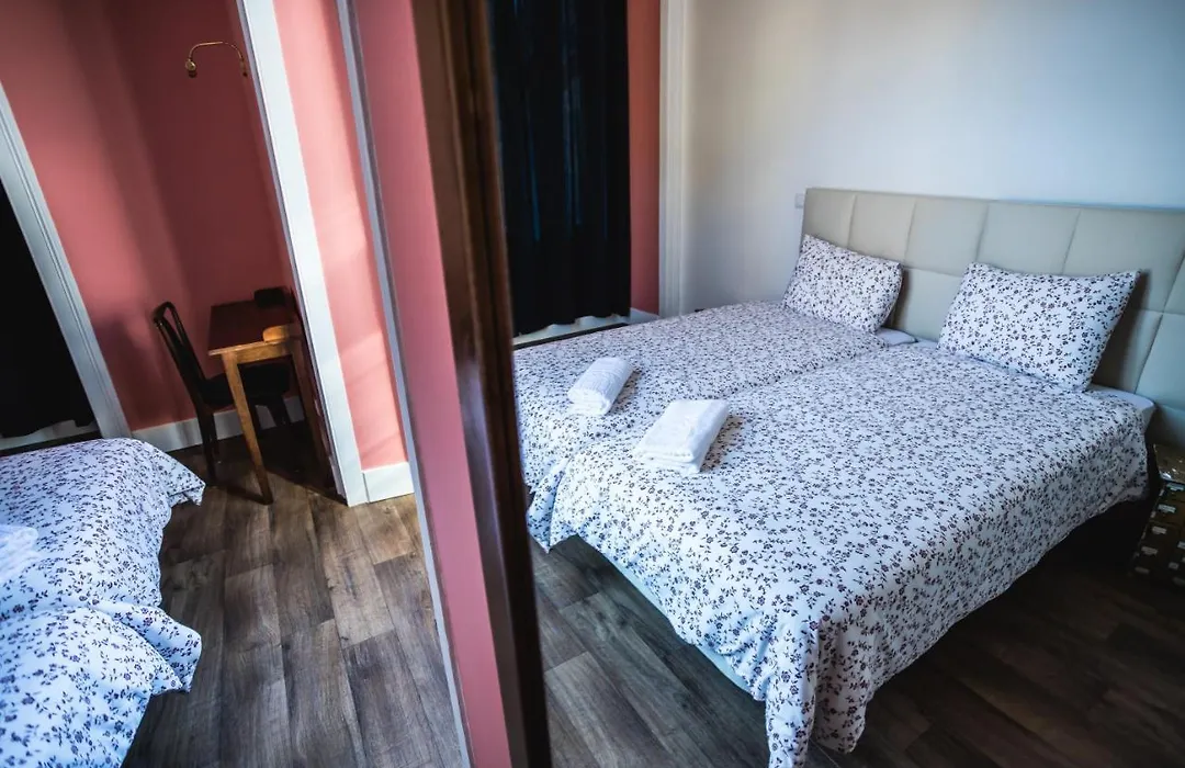 Home Lisbon Hostel-1
