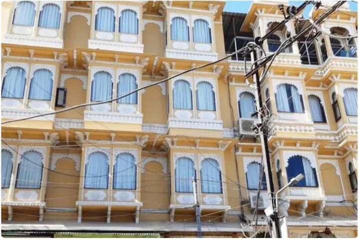 Madpackers Udaipur-1