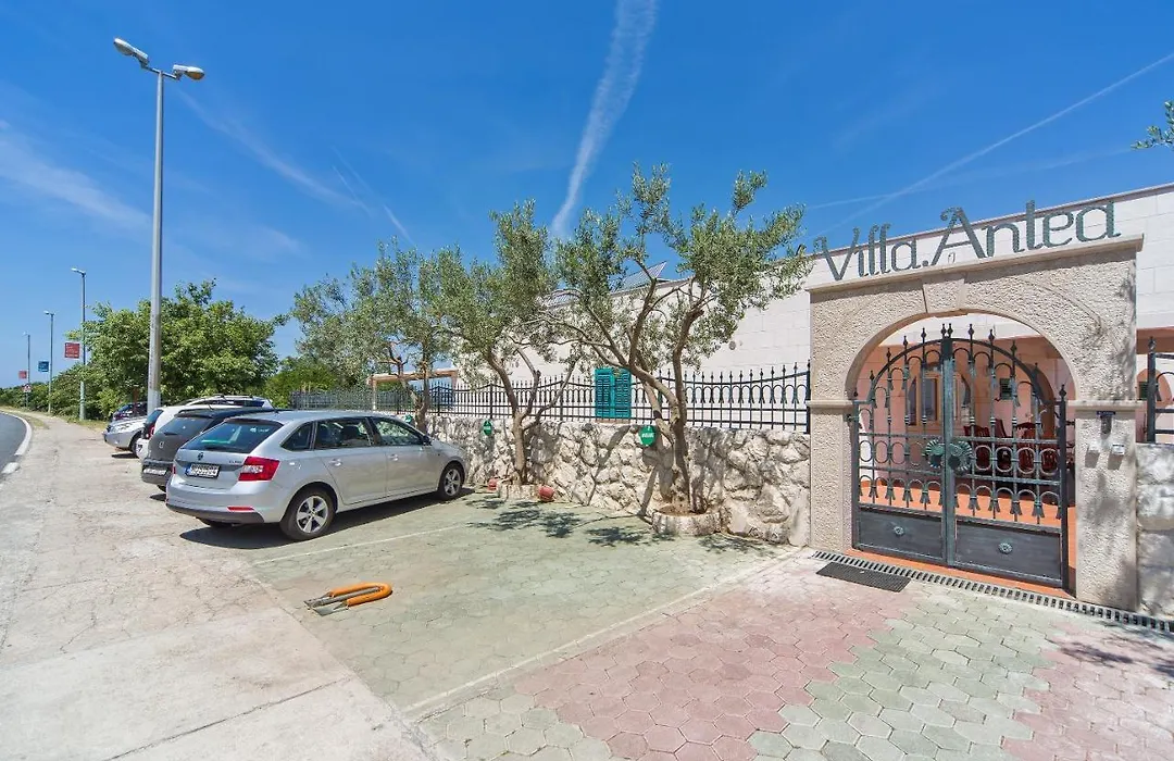 Villa Antea Apartments With Free Parking-1