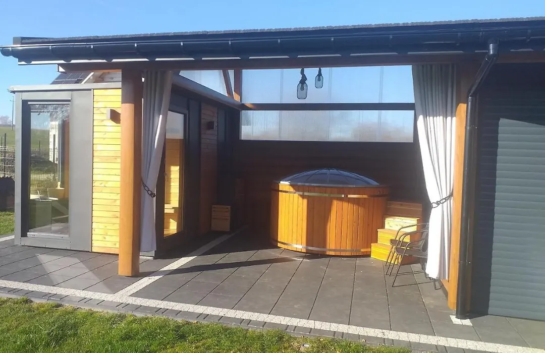 Willa Bialy Jelen Jacuzzi & Sauna-1