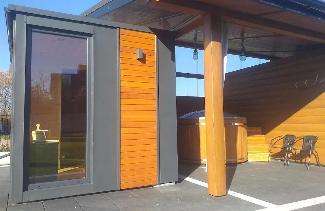 Willa Bialy Jelen Jacuzzi & Sauna-1
