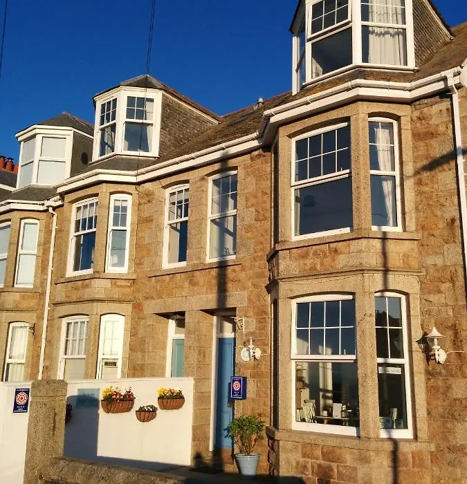 Tregony Guest House-1