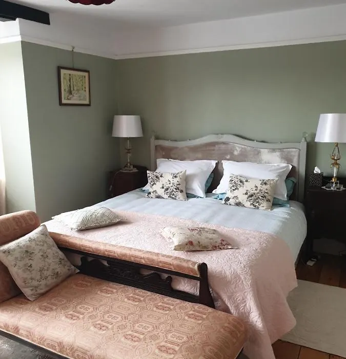 Harry'S Bed And Breakfast-1