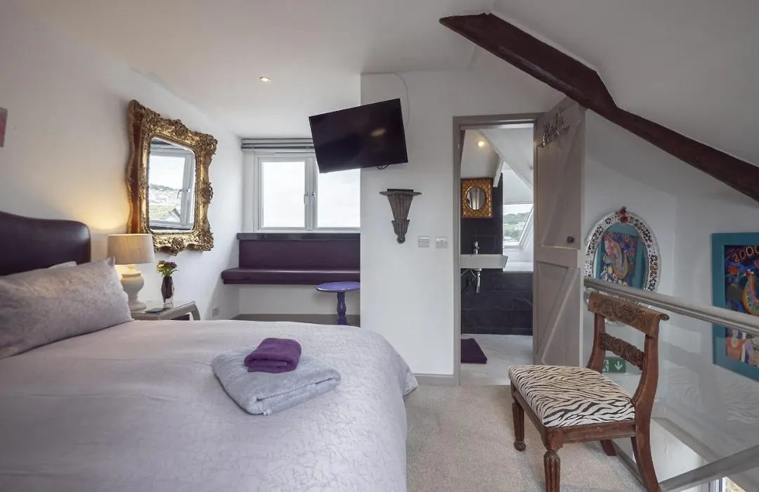 Cornerways Guest House-1