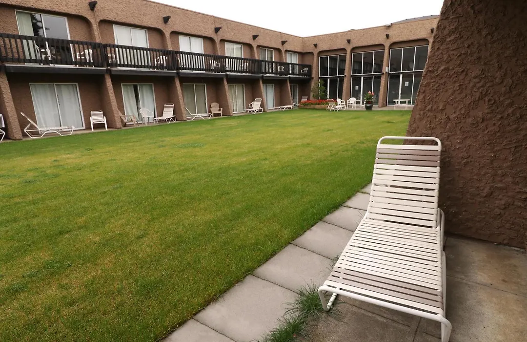 Divya Sutra Plaza And Conference Centre, Vernon, Bc-1