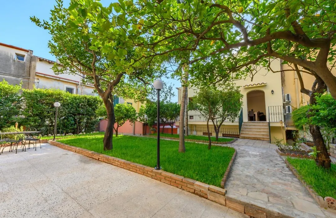 Villa Valverde Apartments E B&B-1