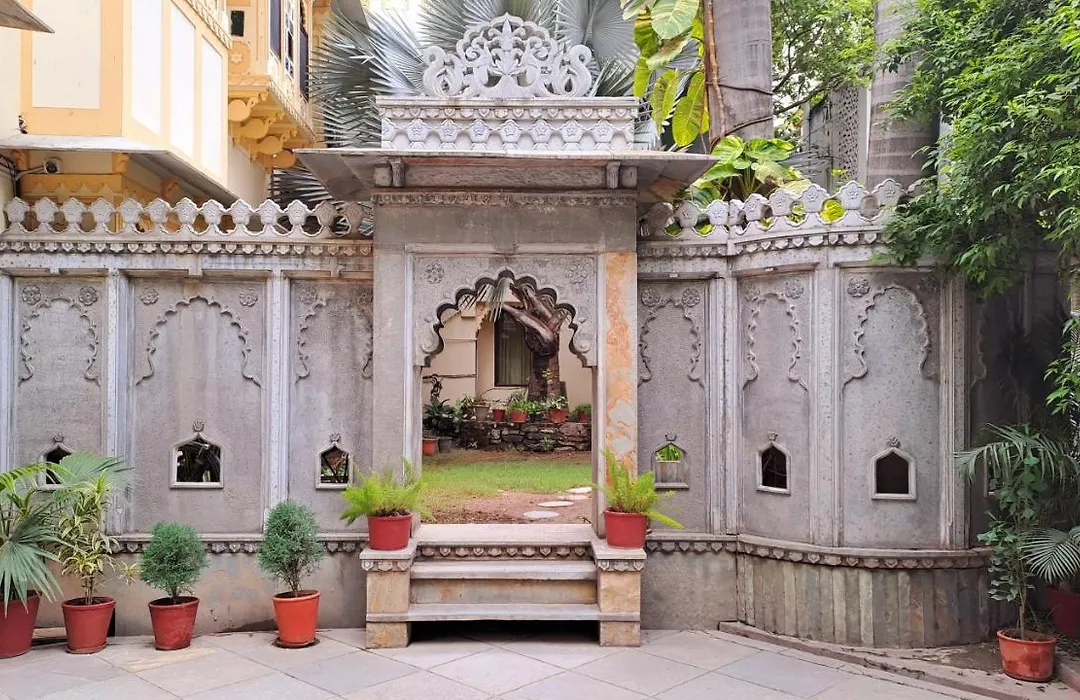 Mahendra Prakash-1