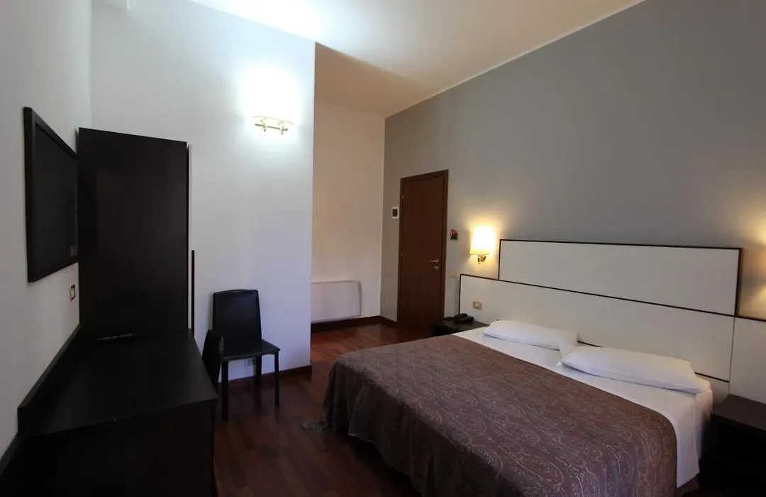 Lux Hotel Durante-1