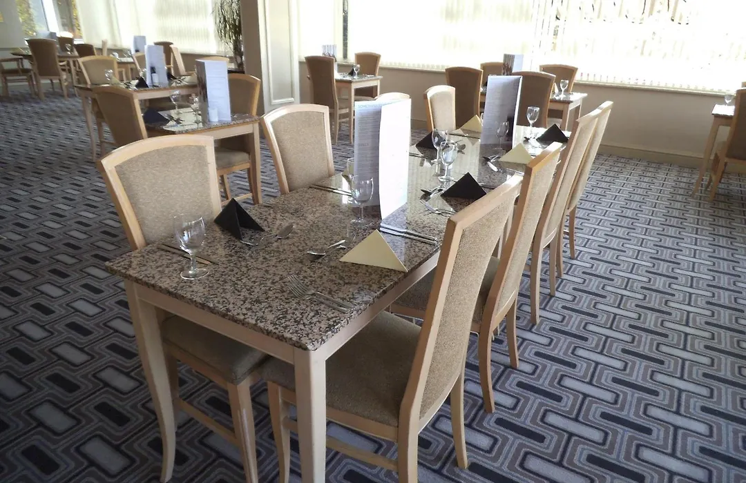 Airport Inn Gatwick-1