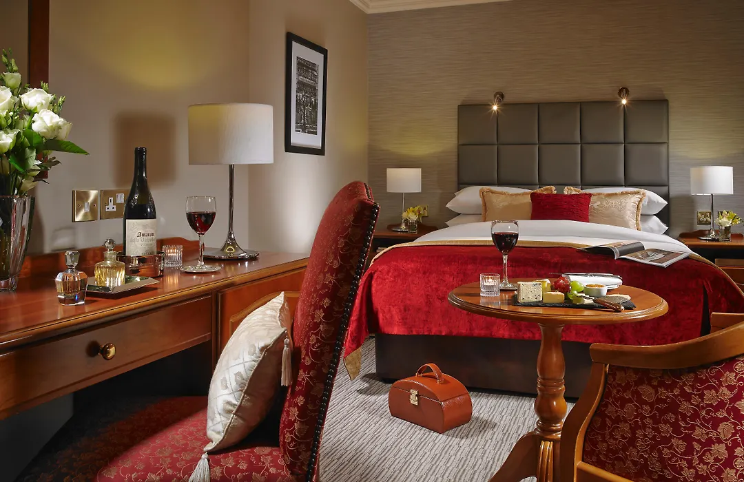Buswells Hotel-1