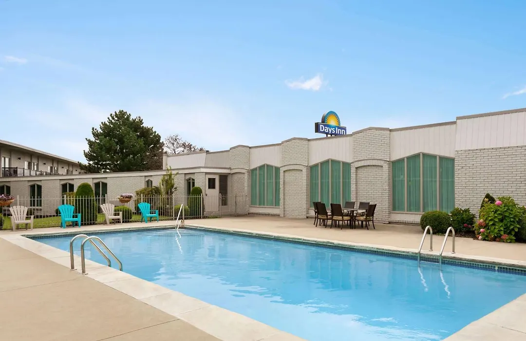 Days Inn By Wyndham London-1