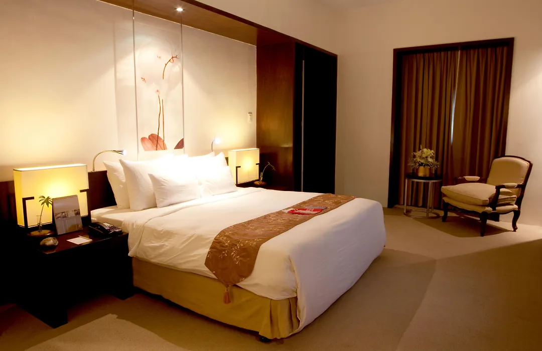 Waterfront Cebu City Hotel & Casino-1
