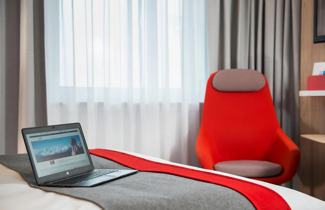 Holiday Inn Express Glasgow Airport By Ihg-1