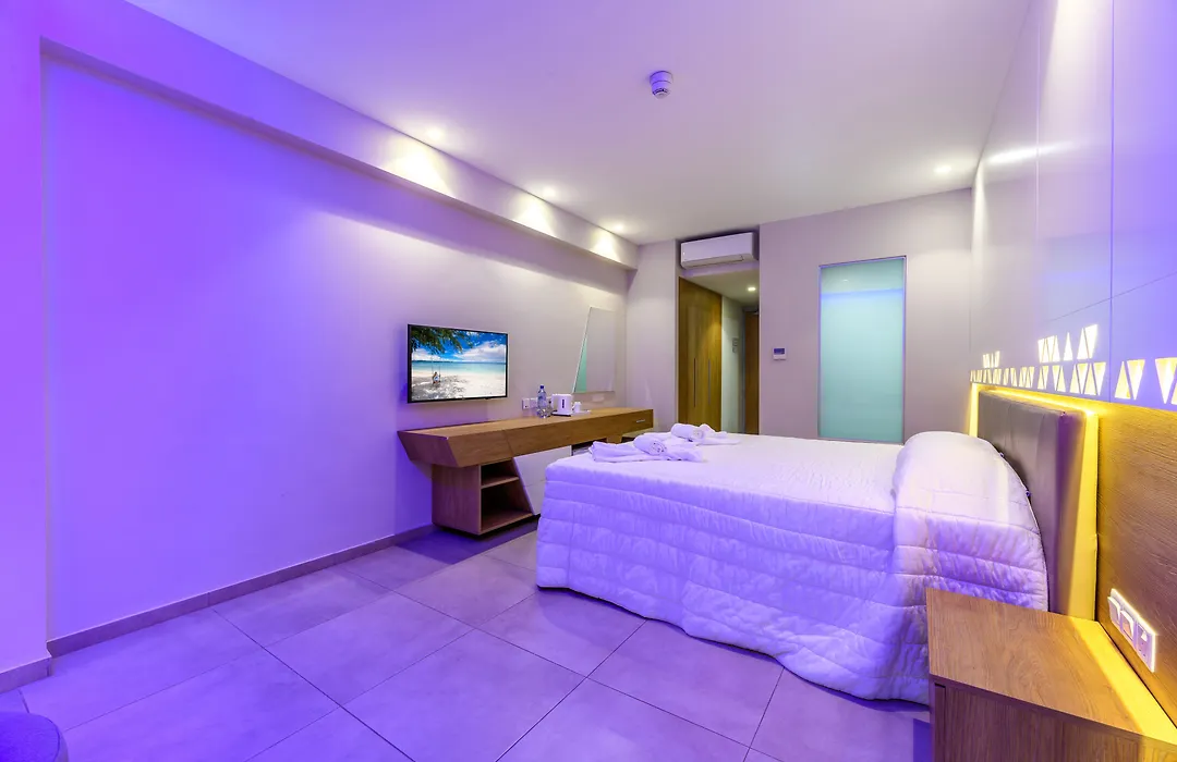 Seasons Hotel (Adults Only)-1
