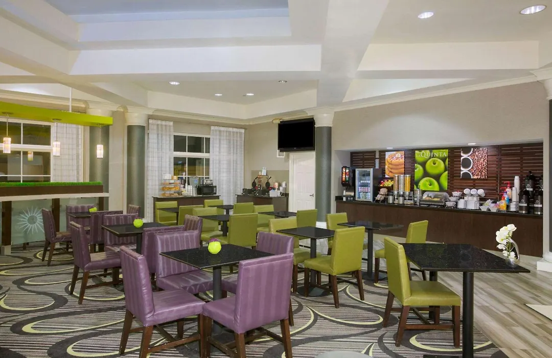 La Quinta By Wyndham St. Louis Westport-1