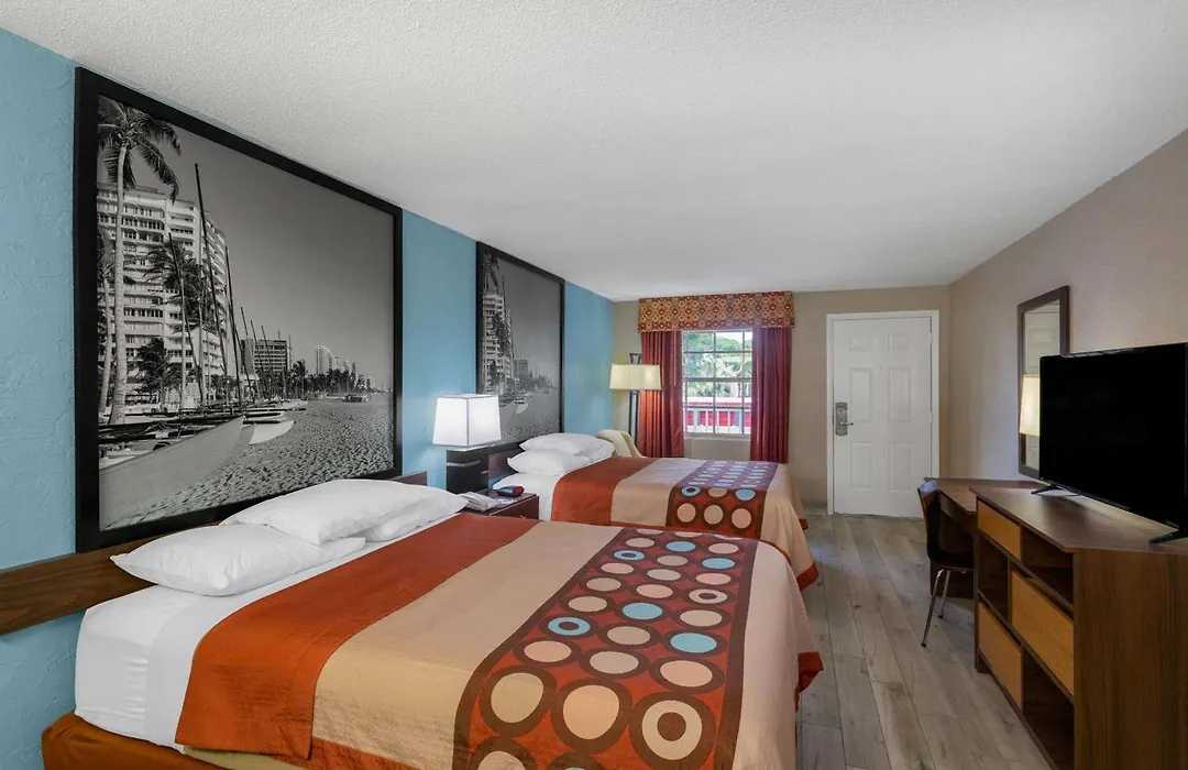Super 8 By Wyndham Bradenton Sarasota Area-1