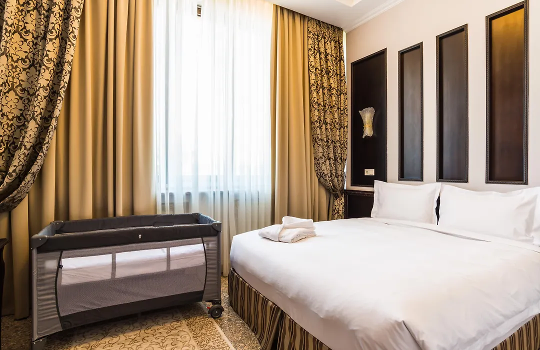 Royal Park Hotel-1
