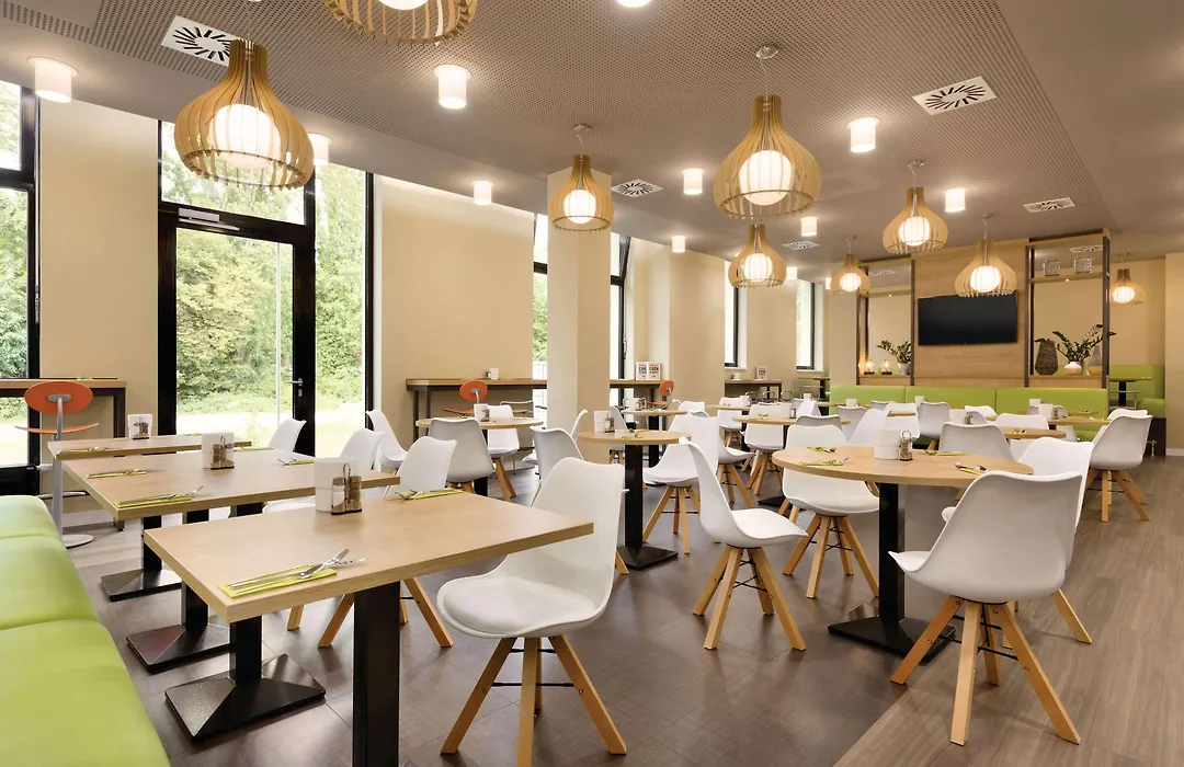 Super 8 By Wyndham Mainz Zollhafen-1