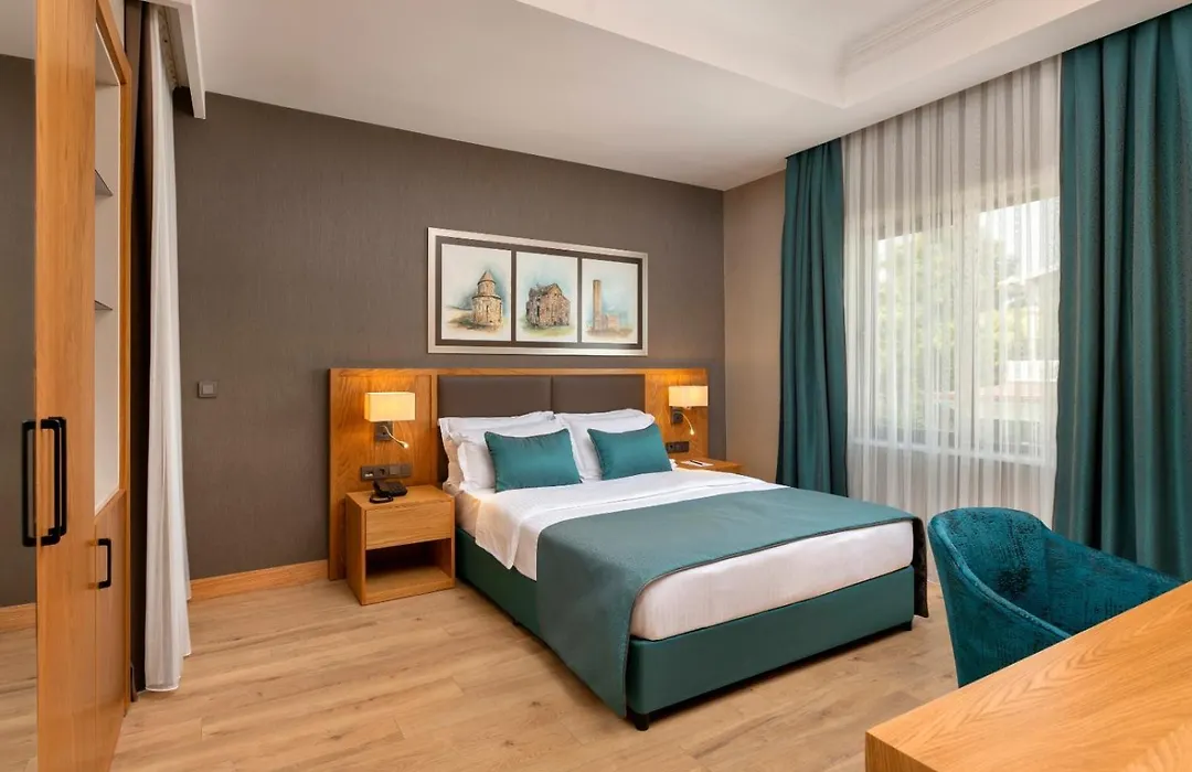 Pukka Hotel-1