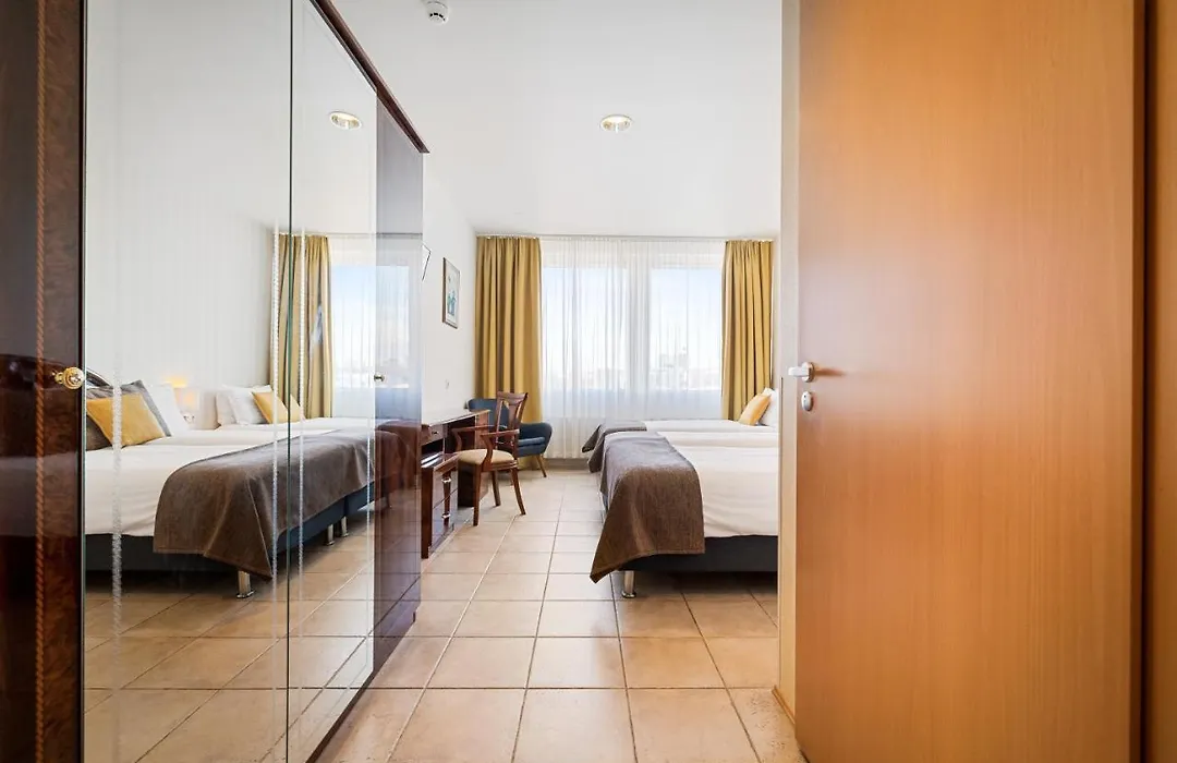 Hotel Island - Comfort-1