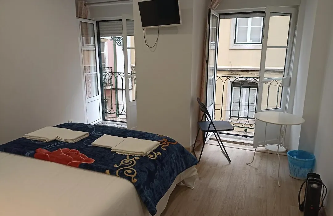 Martim Moniz 28 Guest House-1