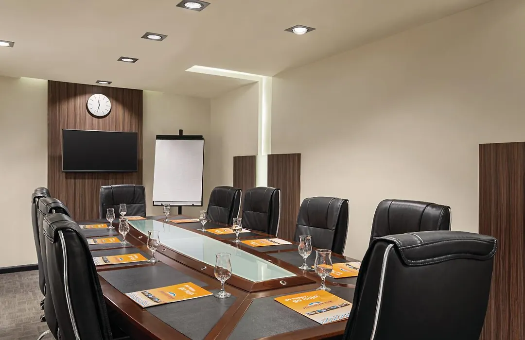 Howard Johnson Dammam Hotel-1