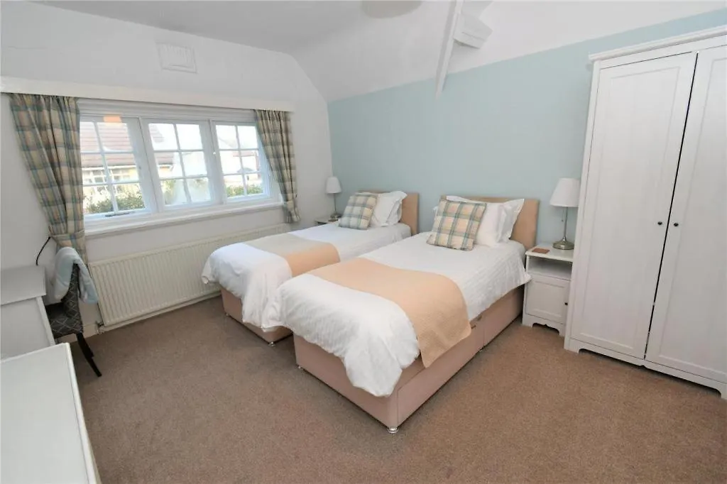 Seaways Cottage Hoylake-1