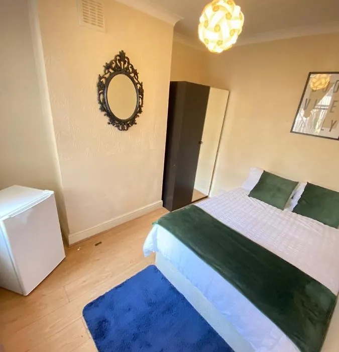 Seven Sister'S Rooms-1