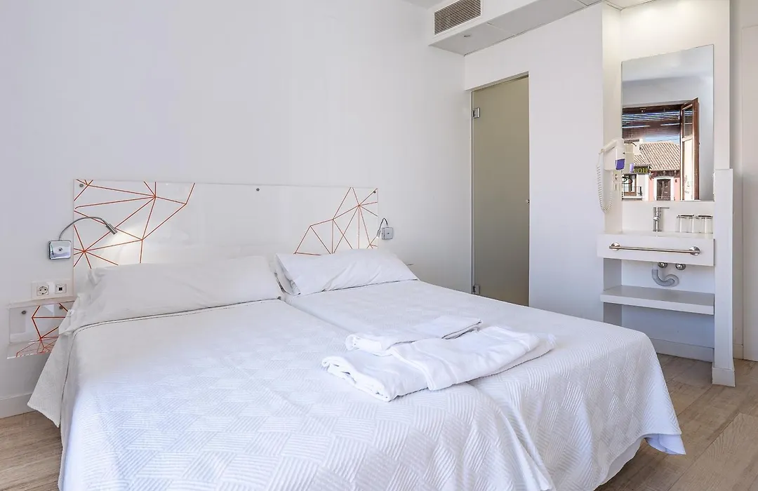 Amc Granada Hostal-1