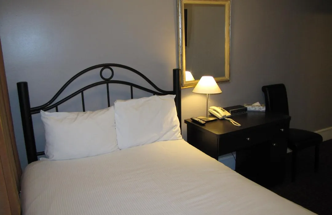 Barclay Hotel-1