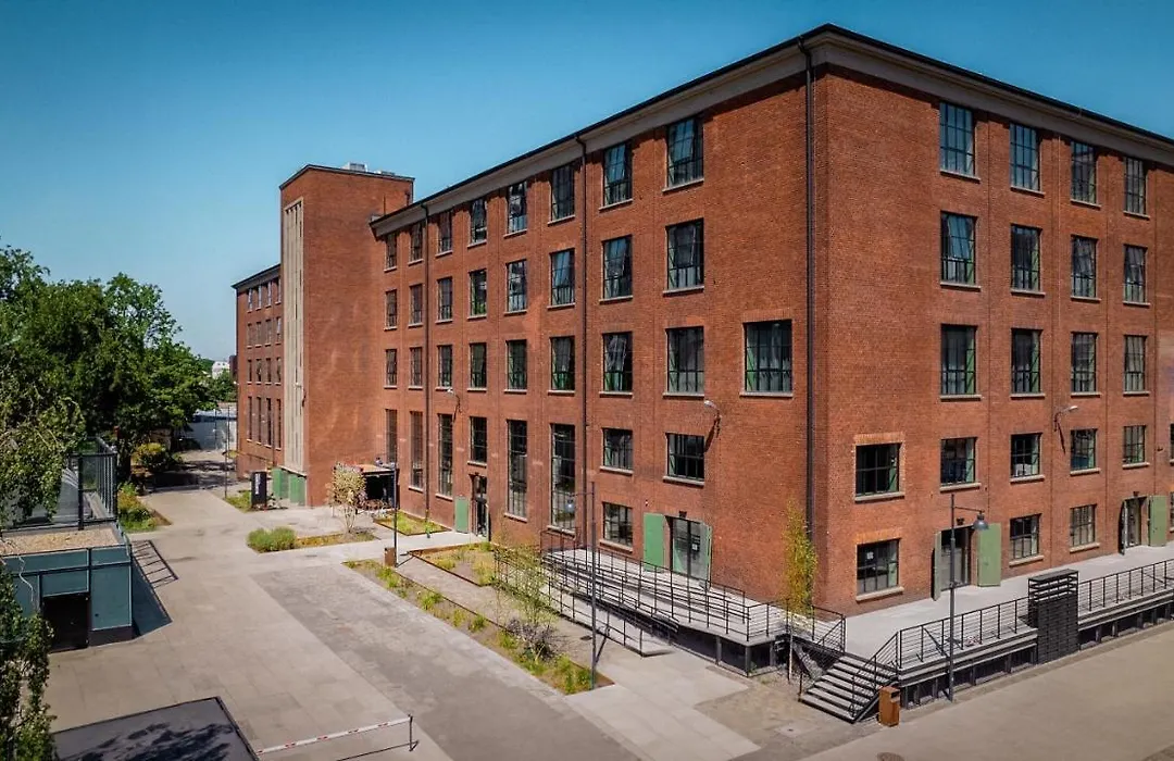 Montownia Lofts & Experience-1