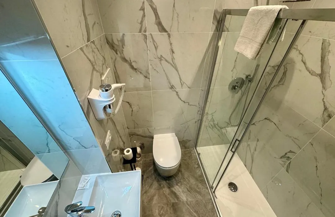 Hotel Fontana-1