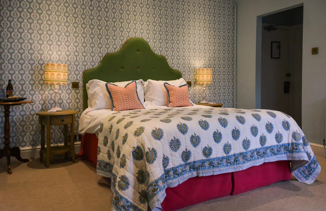 Crown Hotel-1