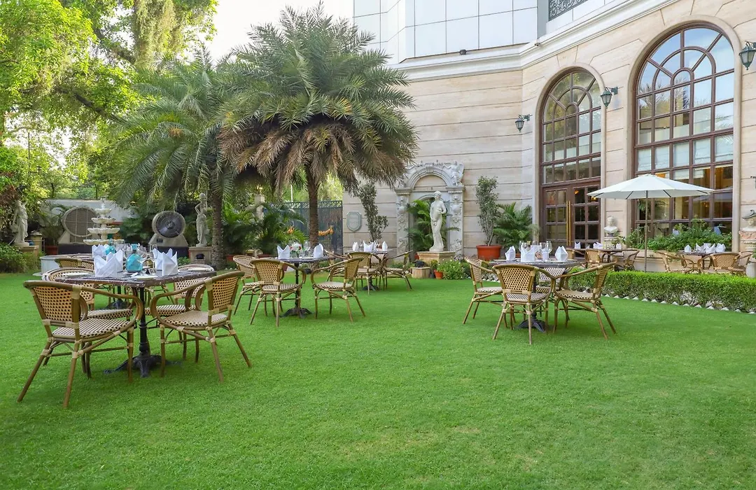 Hotel The Royal Plaza-1